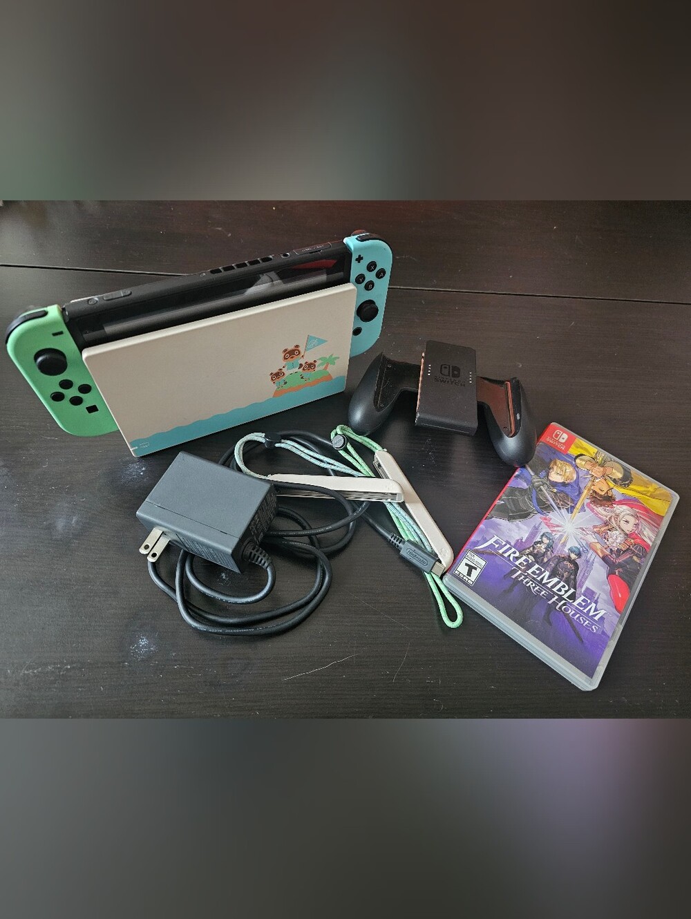Nintendo Switch Console - Animal Crossing: New Horizons Special Edition